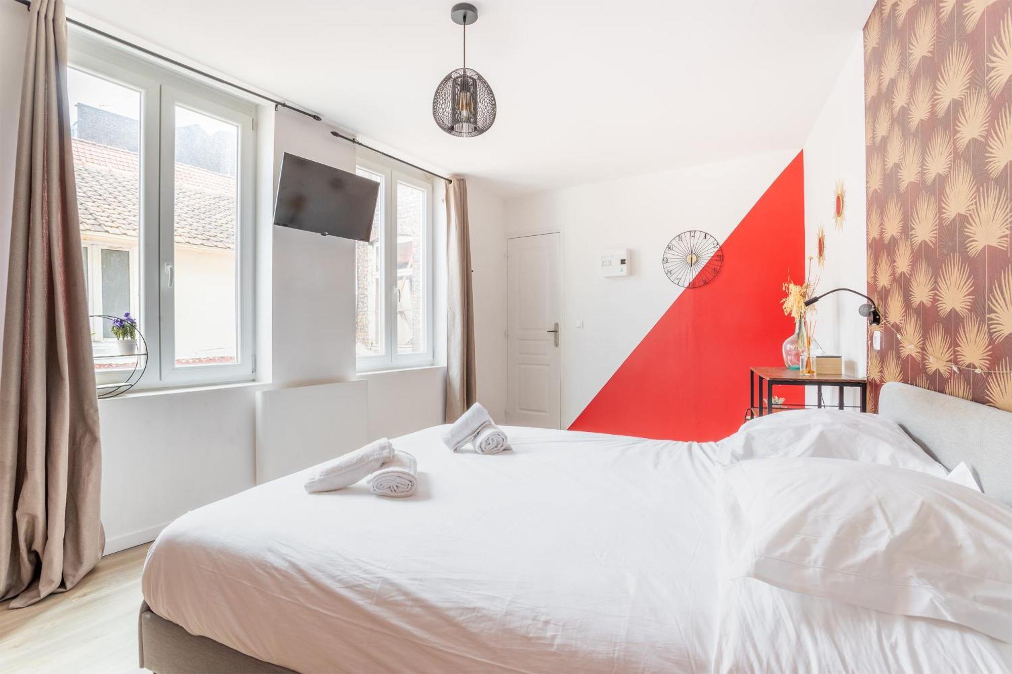 S&K Suite Grande Rue Roubaix - Chambre Spacieuse Et Sdb Privee - Netflix Et Cuisine Exterior photo