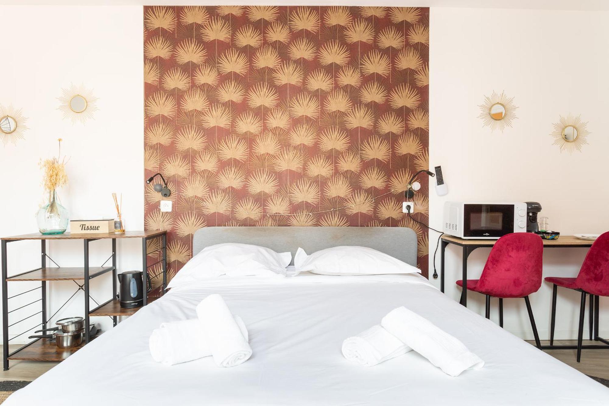 S&K Suite Grande Rue Roubaix - Chambre Spacieuse Et Sdb Privee - Netflix Et Cuisine Exterior photo